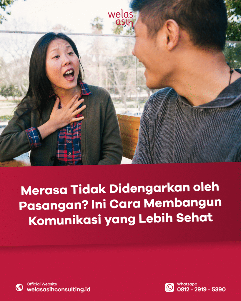 pasangan sedang berbicara dengan tenang