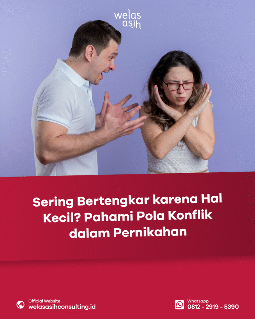 Pasangan suami istri sedang berdiskusi untuk memahami konflik dan mencari solusi bersama